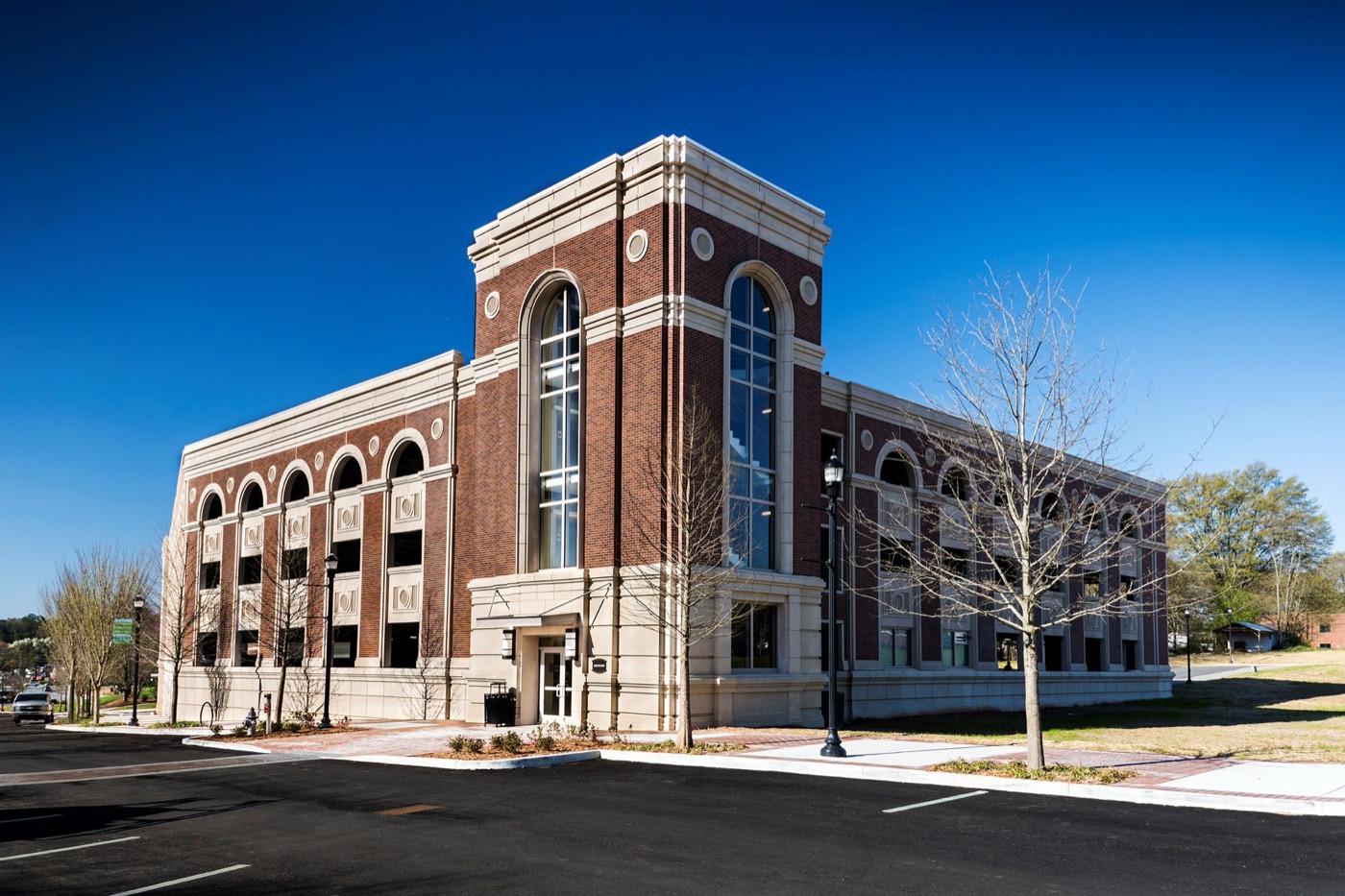 Building faced with Solocast embedded thin brick panels
